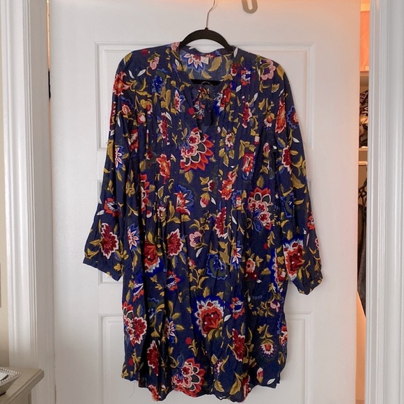 Short dress - Picture 2 of 3